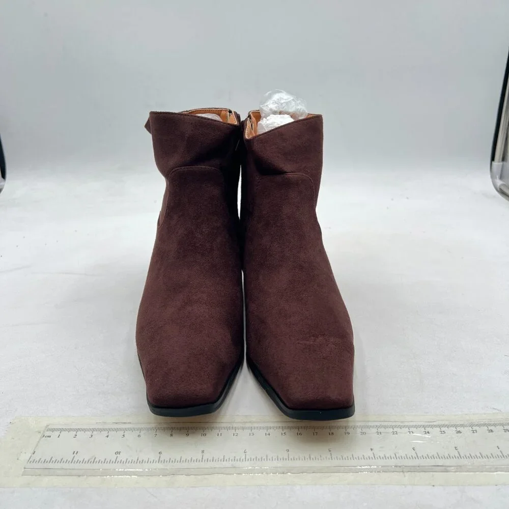 Elegant Brown Ankle Boots - Picture 3 of 8